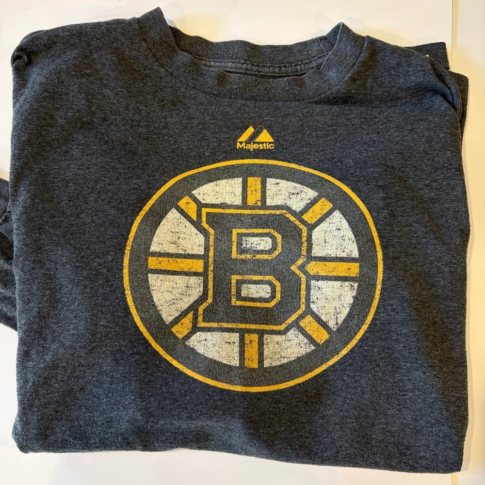 Boston Bruins Majestic Long Sleeve Shirt Womens L Gray NHL Graphic Tee